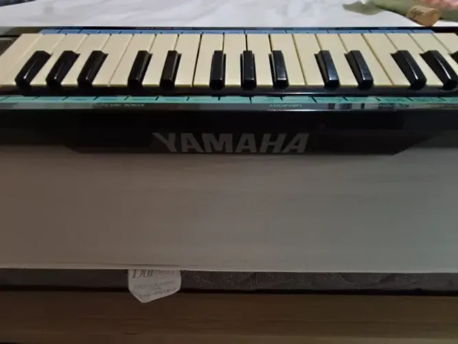 Teclado YAMAHA (para colecionador 46 anos funcionando perfeito)