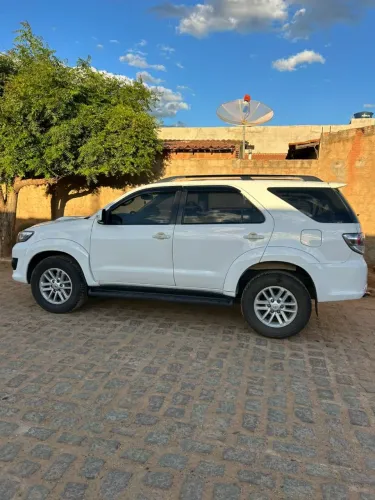 Toyota Hilux SW4 SRV D4-d 4X4 3.0 TDI Dies. AUT 2015