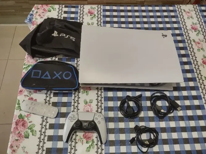 PlayStation 5 Mídia Física Completo com Acessórios