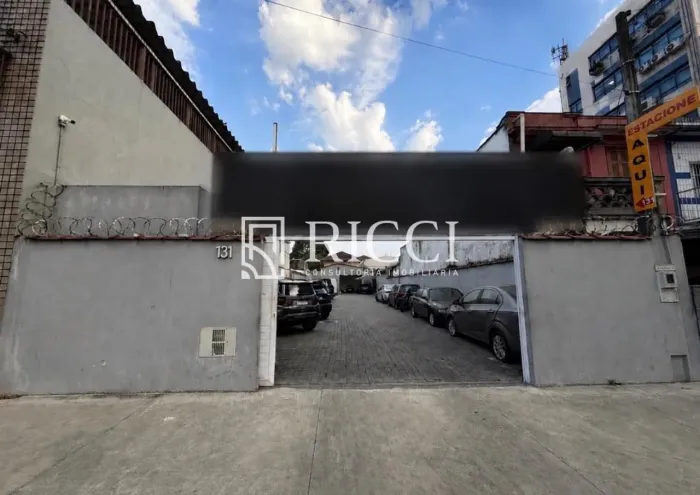 Terreno Comercial para Venda ou Locação na Vila Mathias, Santos-SP: 2 Salas, 1 Banheiro, 5