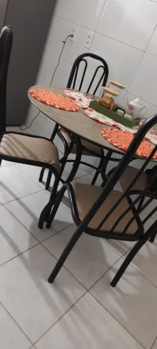 Mesa de cozinha - ler anúncio 