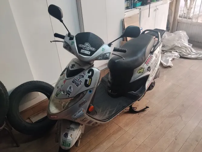 SUZUKI BURGMAN AN125 - ANO 2009