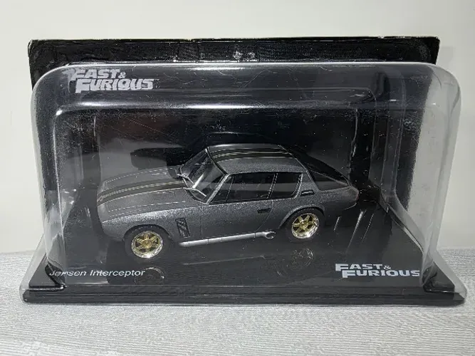 Miniatura Velozes e Furiosos 1/43 Jensen Interceptor - Salvat Luppa