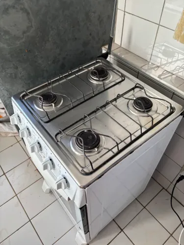 Fogão 4 bocas forno funcionando 
