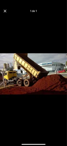 Venda de terra ..cascalho Retirada de entulhos Bob cat mine carregadeira Bob Cat