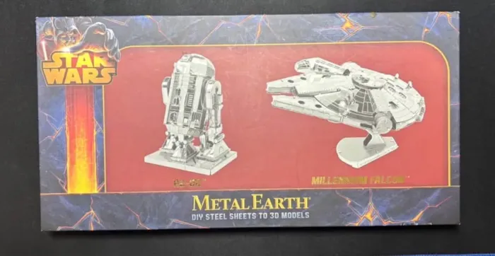 Kit Metal Earth Star Wars - R2-D2 + Millennium Falcon (Nunca montado)