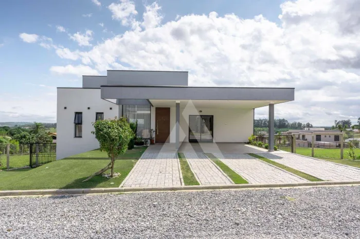 Casa com 3 quartos à venda, - Fazenda Floresta - Alambari/SP.