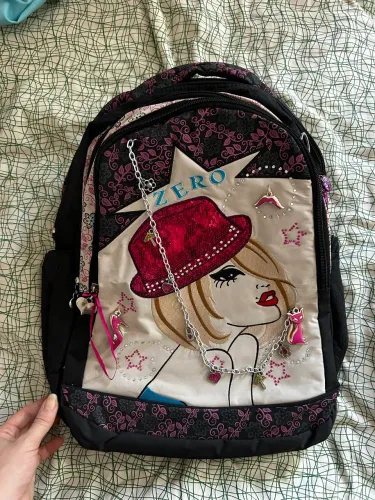 Mochila preta nova 