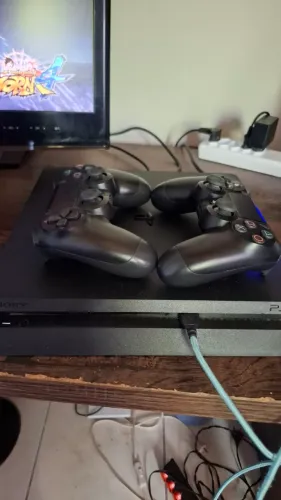 PlayStation 4 slim 500 gb em perfeito estado