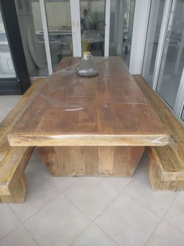 Mesa em Madeira maciça
