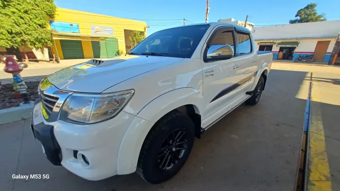 Toyota Hilux CD Limited 4X4 3.0 TDI Diesel Aut. 2015