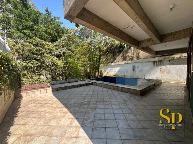 Casa em Condomínio à Venda no Jardim Vitória Régia