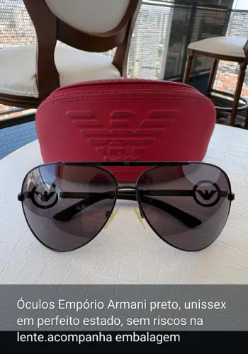 Óculos Emporio Armani em perfeito estado