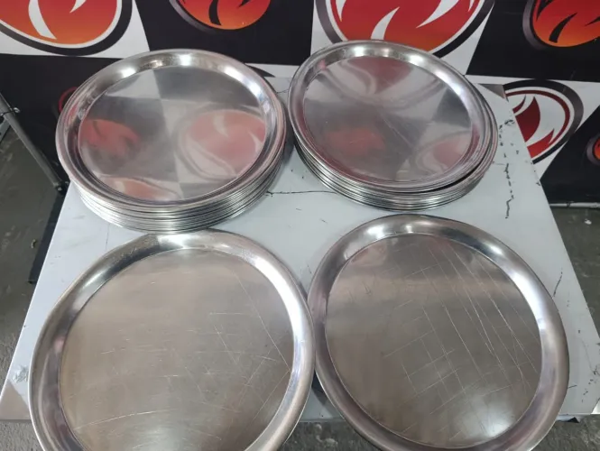 Bandejas de Aço Inox tenho 26 unidades disponíveis Conhecidas pela durabilidade 