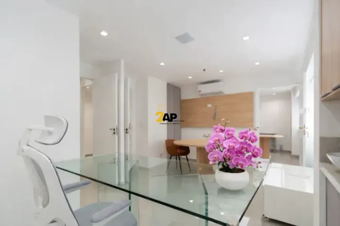 Sala comercial mobiliada para aluguel em Perdizes, São Paulo-SP: 4 banheiros, 2 garagens,