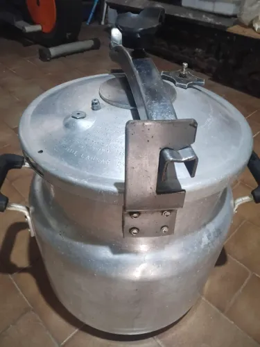 Panela de pressão 30 litros