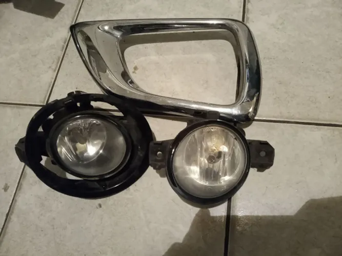 Moldura do milha esquerdo / par de farol de milha Nissan frontier 17 18 19