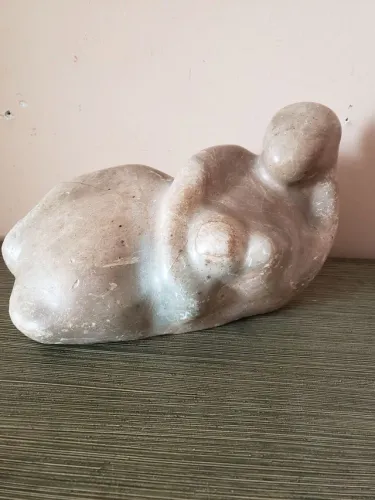 Escultura em Pedra  mãe com filho 