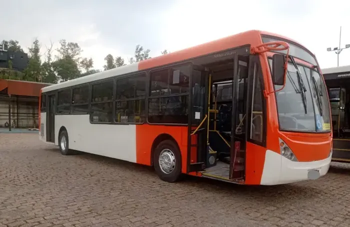 Onibus urbano ano 2012 Mercedes m. Traseiro