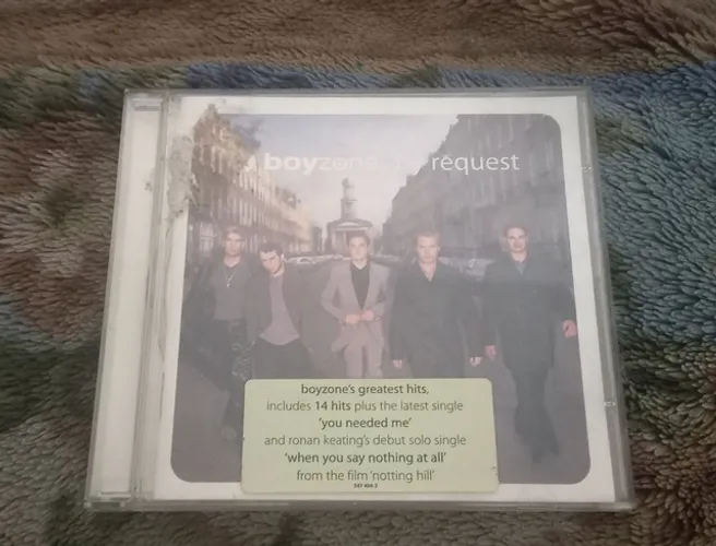 Cd Boyzone by request (Mídia e capa encarte em Excelente estado)