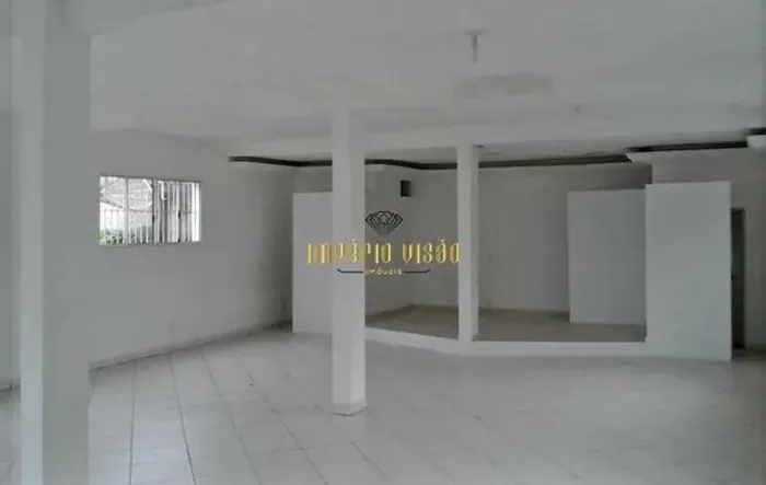 Salão Comercial com 250 m² e 2 Casas nos fundos à venda no Centro de Bertioga - SP
