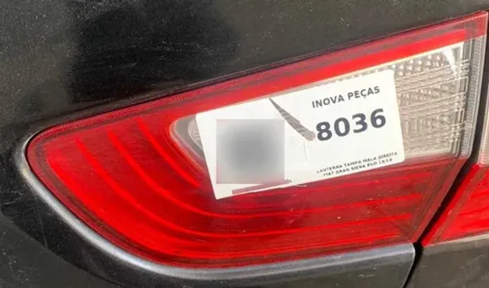 Lanterna Tampa Mala Direita Fiat Gran Siena Evo 13/19