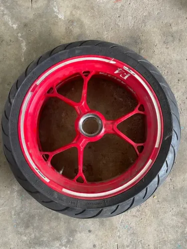 Roda + Pneu - MV Agusta F4 RR