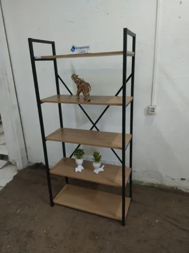 Prateleira industrial para livros