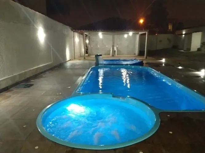 Piscina de fibra com Jacuzzi 