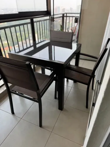 Mesa Extensível com 4 cadeiras