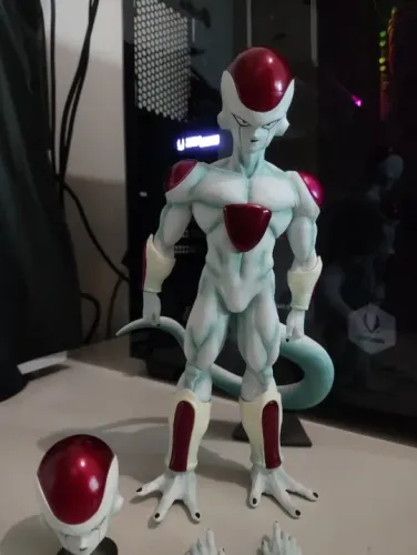 Boneco Freeza 24cm c/ 2 cabeças e 2 pares de mãos