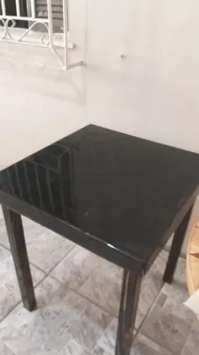 Mesa quadra de madeira e resina - Nova