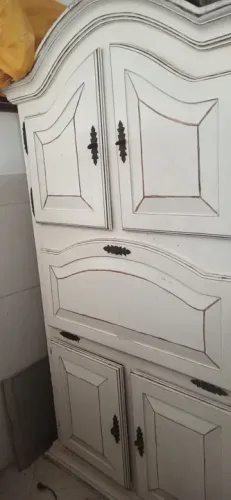 Armário Vintage Branco em madeira maciça