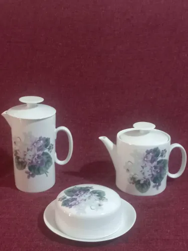 Vendo conjunto de 3 peças de Porcelana