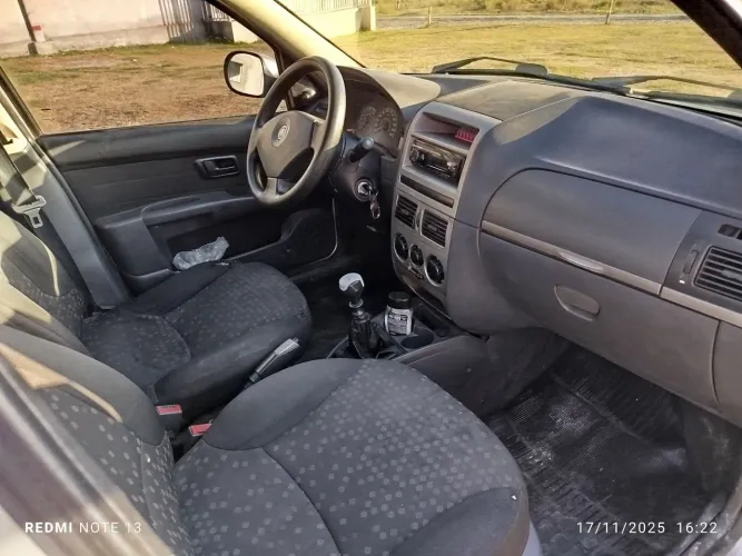 Fiat Siena Tetrafuel 1.4 MPI Fire Flex 8V 4P 2011