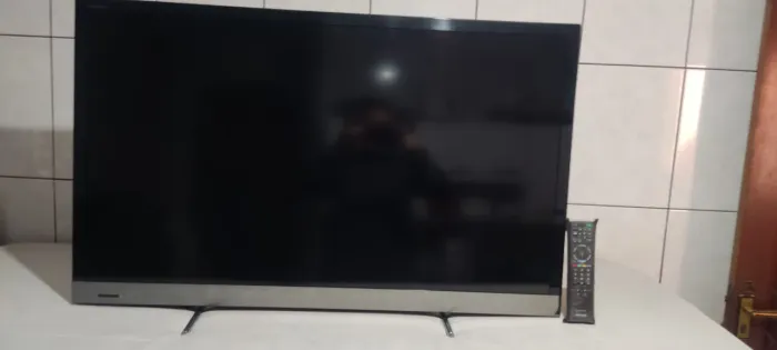 TV Sony KDL-46EX525 46 polegadas com defeito 
