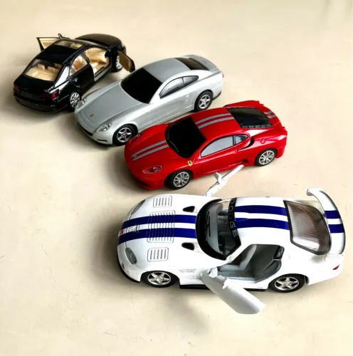 Miniaturas de carros. 