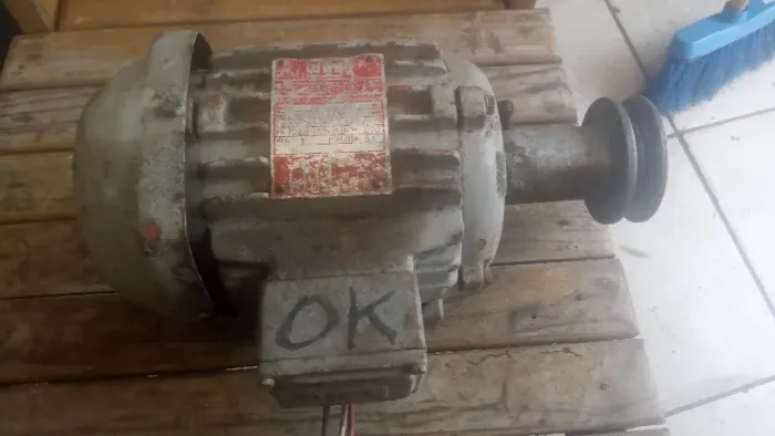 Motor weg 3/4 CV 0,75CV Trifásico 220\380V usado Ótimo