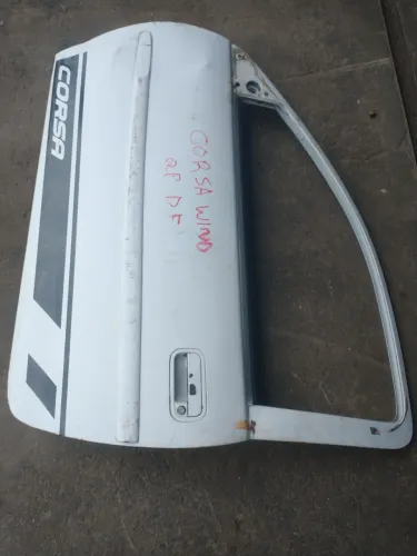 Porta dianteiro esquerdo gm/Corsa wind 98/00