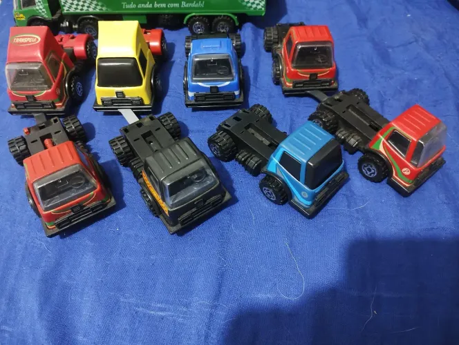 Caminhões miniatura pevi
