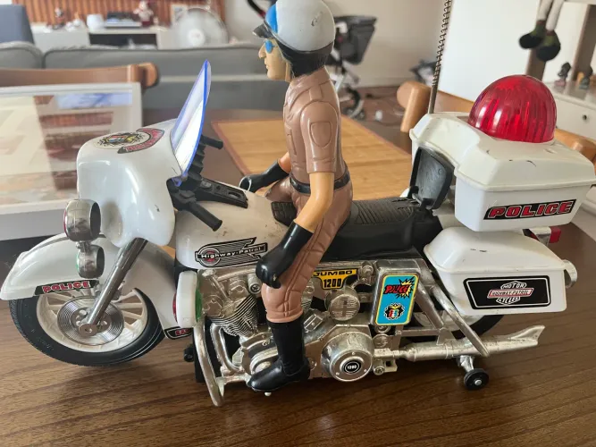Moto policial chips