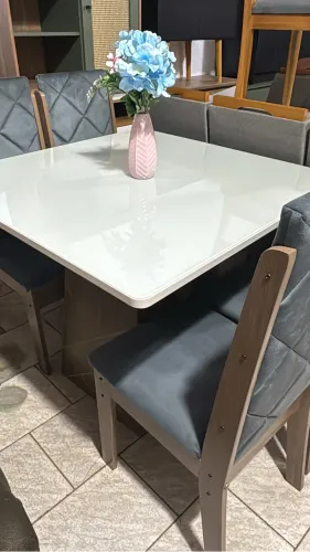Mesa Nova Com 04 Cadeiras