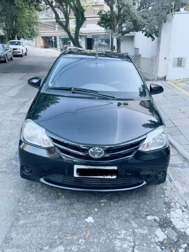 Etios X1.5 sedã super novo 80.000 km