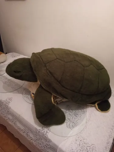 Tartaruga de pelúcia grande