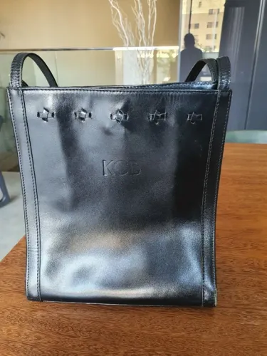 Bolsa de Ombro Preta de Couro