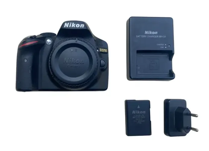 Corpo de Câmera DSLR Nikon D3200 + Caixa Original + Bolsa 