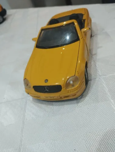 Carrinho Mercedes Bezs Maisto 1/24