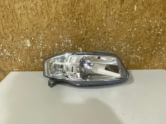 Farol direito Gol / Saveiro / Parati G4 2006/2007/2008/2009/2010/2011/2012