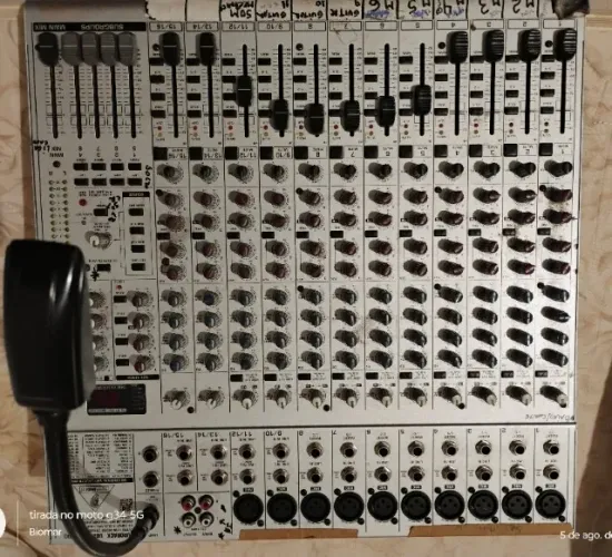 mesa de som