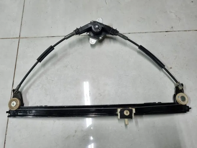 Máquina De Vidro Manual Dianteira Direita Fiat Palio Siena 95/16  517163080